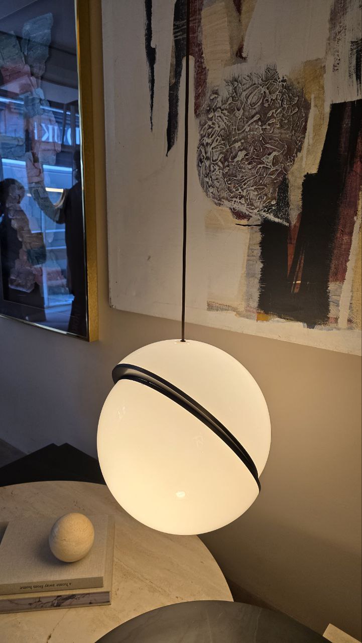 Visiting Lee Broom: A Personal Encounter with a Visionary Lighting DesignerVisiting Lee Broom: A Personal Encounter with a Visionary Lighting Designer